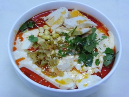 咸辣清香，爽滑利口美食之豆花